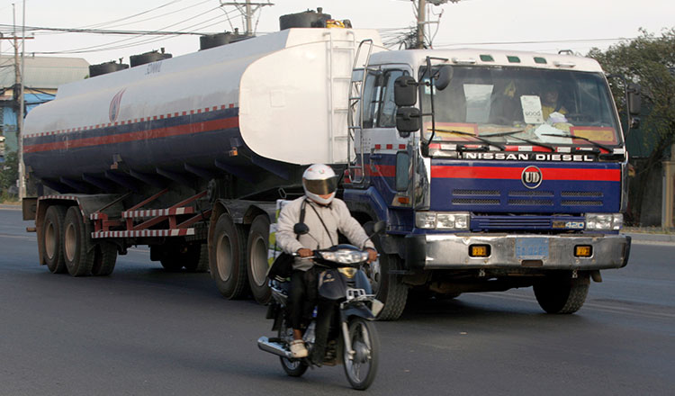 /2026/07/cambodia-oil-imports-climb-36-in-2026-52000-638885.htm